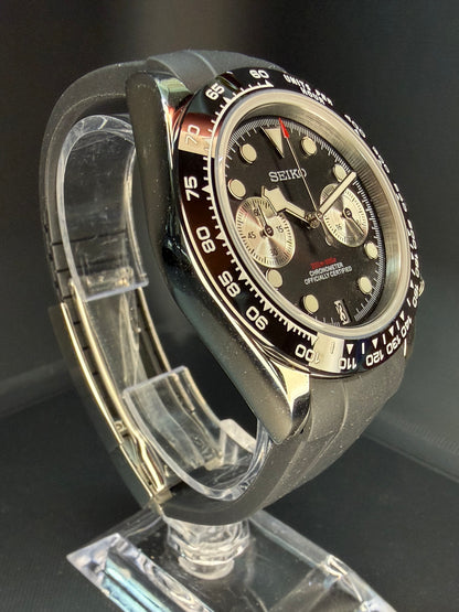 Reloj Cronógrafo VK64 Negro/Plata – Estilo Racing Elegante