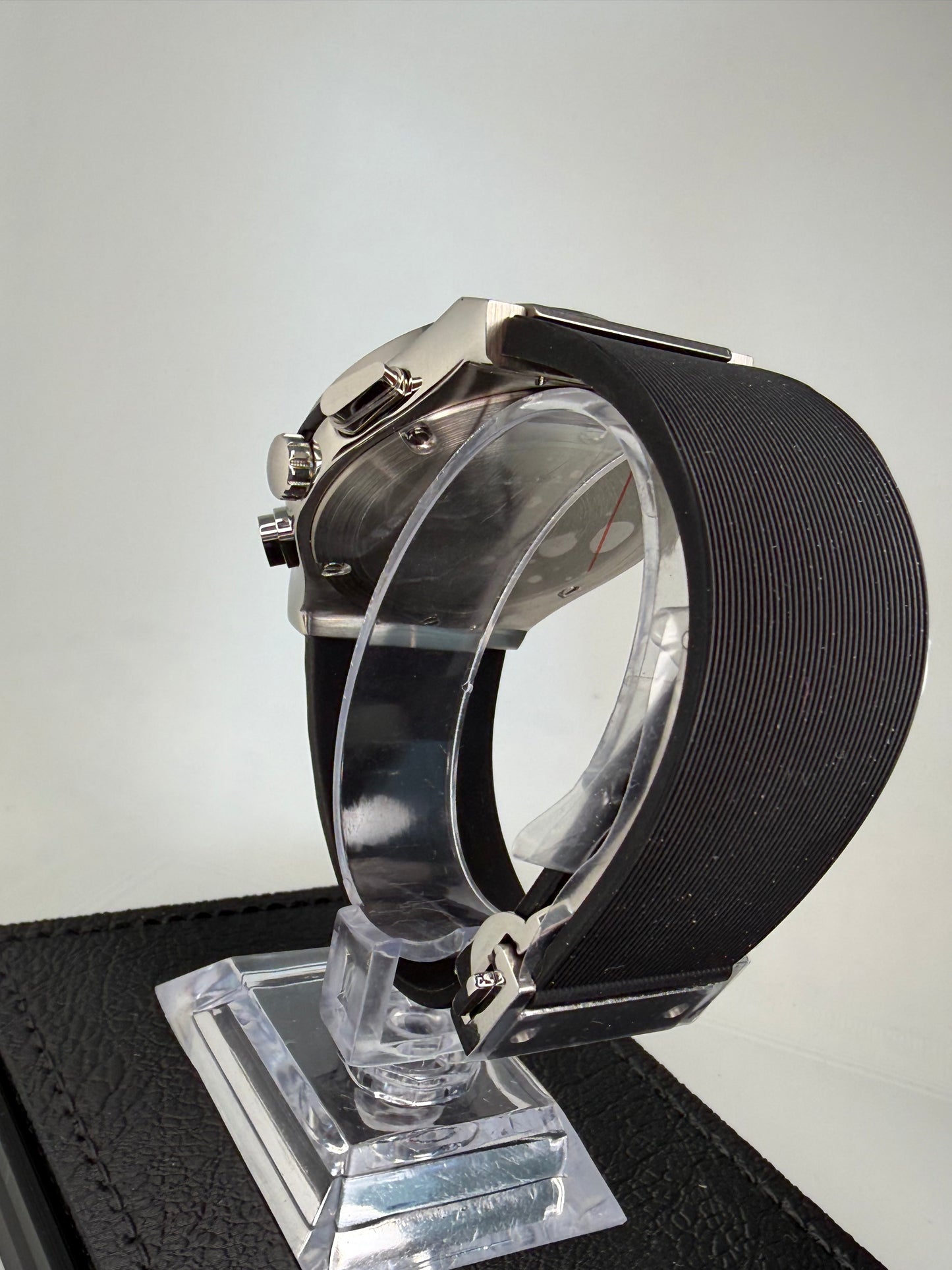 Reloj Cronógrafo VK63 Negro – Diseño Deportivo 43 mm con Correa de Caucho