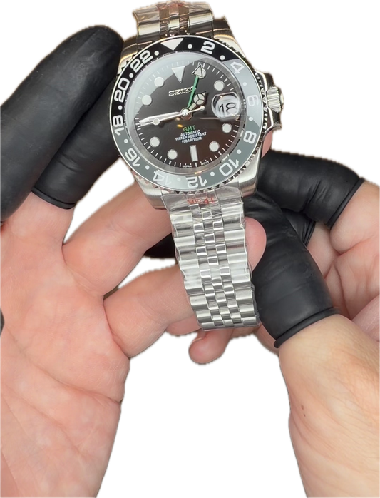 Seiko GMT “Bruce Wayne” – Doble huso horario con alma de superhéroe 🦇⌚