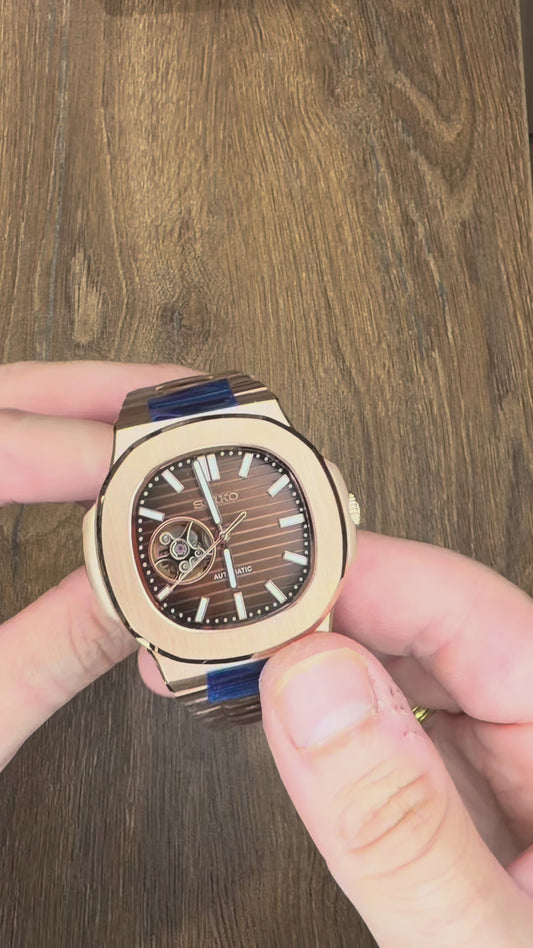 Seiko “Nautilus Chocolate” Open Heart – Oro rosa con mucha personalidad 🍫✨